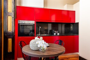 Leilighet – elite, 1 soverom | Eget kjøkken | Kjøleskap, mikrobølgeovn, ovn og kaffetrakter/tekoker