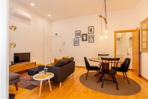 Klassiek appartement, 2 slaapkamers | Woonkamer