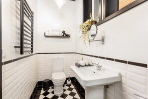 Apartament Comfort, 1 dormitori | Bany | Dutxa i assecador de cabells 