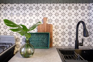 Fridge, microwave, oven, coffee/tea maker