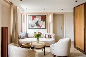 Apartment, City View | Living area | Offices