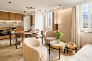 Căn hộ, quang cảnh thành phố | Khu phòng khách | Văn phòng