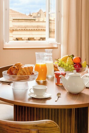 Daily local cuisine breakfast for a fee
