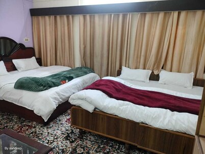 Hotel Acharya Sadan