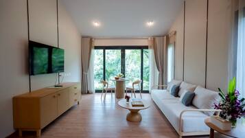 Villa, 1 Large Single Bed, Lakeside | Blackout curtains, free WiFi