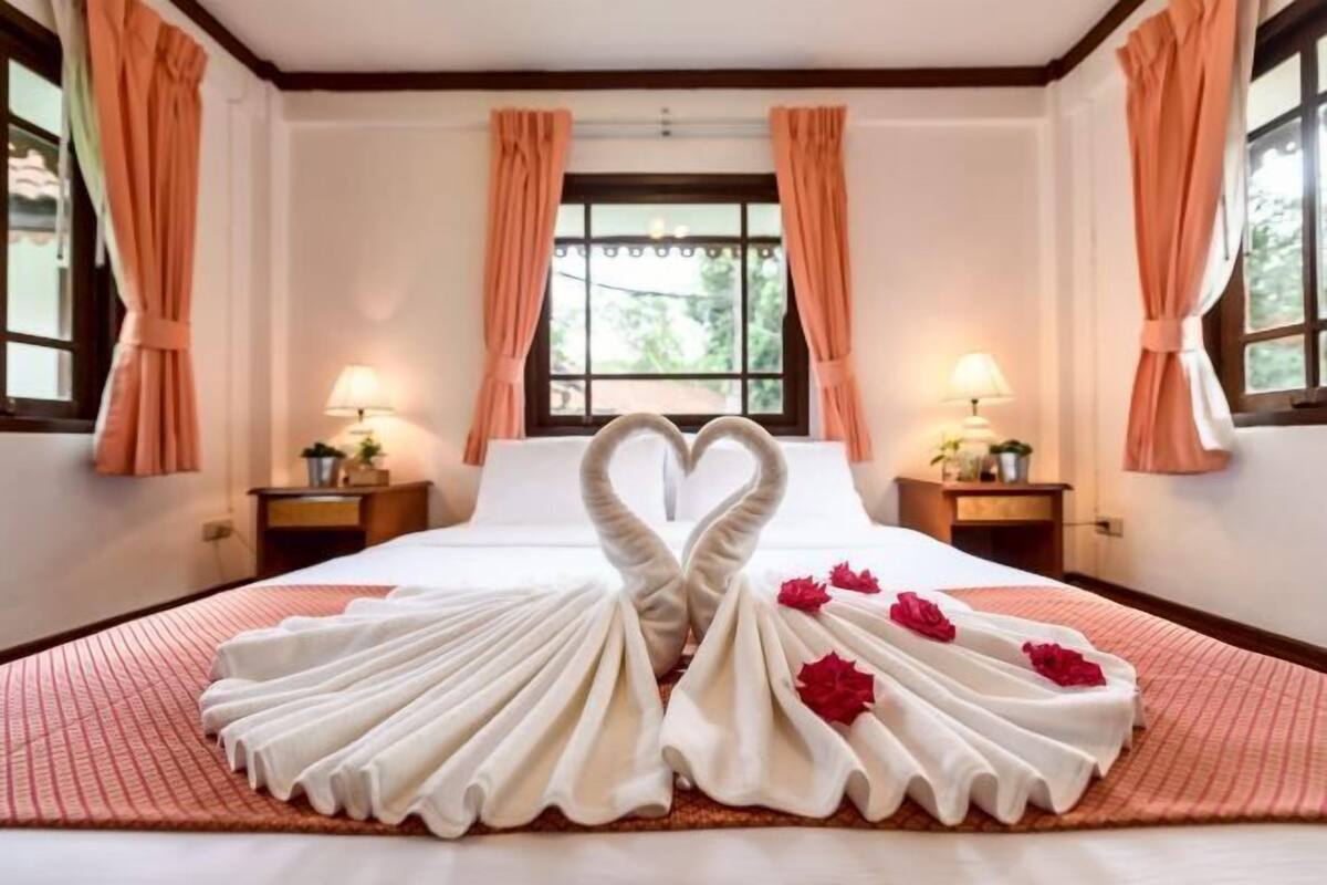 Blackout curtains, free WiFi