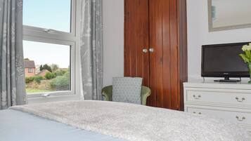 2 bedrooms, free WiFi