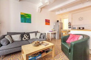TV, books - Le Molière - Historical stone house in old Pézenas (Unknown)
