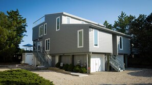 Exterior - STUNNING OCEANFRONT in HARVEY CEDARS (Harvey Cedars)