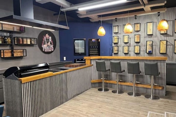 Bar (in der Unterkunft)