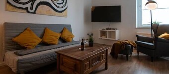 Modern 65 sqm art apartment for up to 6 guests