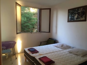 2 bedrooms, iron/ironing board, bed sheets - Appartement Vintage Bastia - Magnificent view! (Bastia)