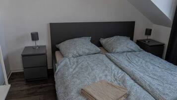 2 bedrooms, iron/ironing board, WiFi, bed sheets