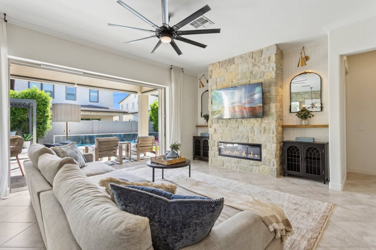 TV connectée, cheminée