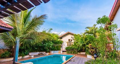 Cherry Villa,Nashik by Ebony Stays | Cosy 4BHK Villa in Nashik with Scenic Views