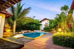 Pool - Cherry Villa,Nashik by Ebony Stays | Cosy 4BHK Villa in Nashik with Scenic Views (Nashik)