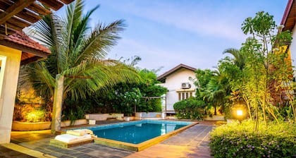 Cherry Villa,Nashik by Ebony Stays | Cosy 4BHK Villa in Nashik with Scenic Views