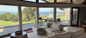 Eden Niu – Magnificent Ocean Views and close to everything!