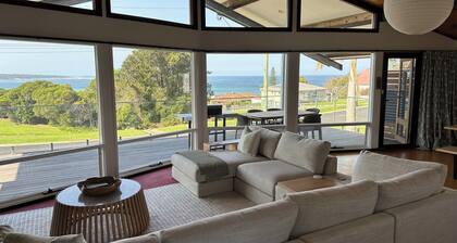 Eden Niu – Magnificent Ocean Views and close to everything!