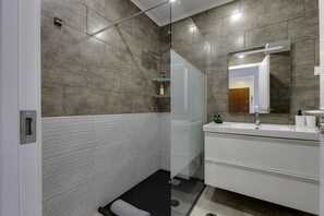Shower, hair dryer, towels - Corcovada Sunset (Albufeira)