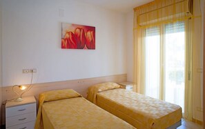 2 Schlafzimmer, Reisekinderbett, kostenloses WLAN, Bettwäsche