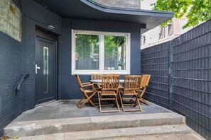 Outdoor dining - Old pub in a new design for up to 12 people (Bochum)