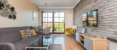 Apartamento conforto, sacada | Ferros/tábuas de passar roupa, Wi-Fi de cortesia