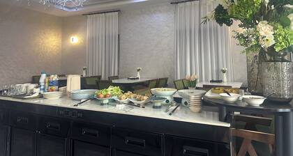 Charming bed & breakfast with WiFi and AC in quaint Brazzaville