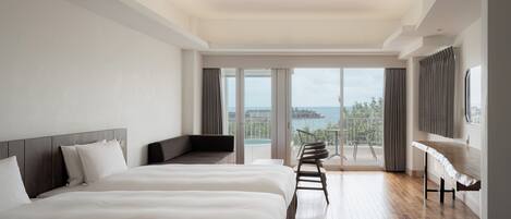 Junior-Suite, Nichtraucher, Küche (45SQM,Jacuzzi bath) | Zimmersafe, kostenloses WLAN, Bettwäsche