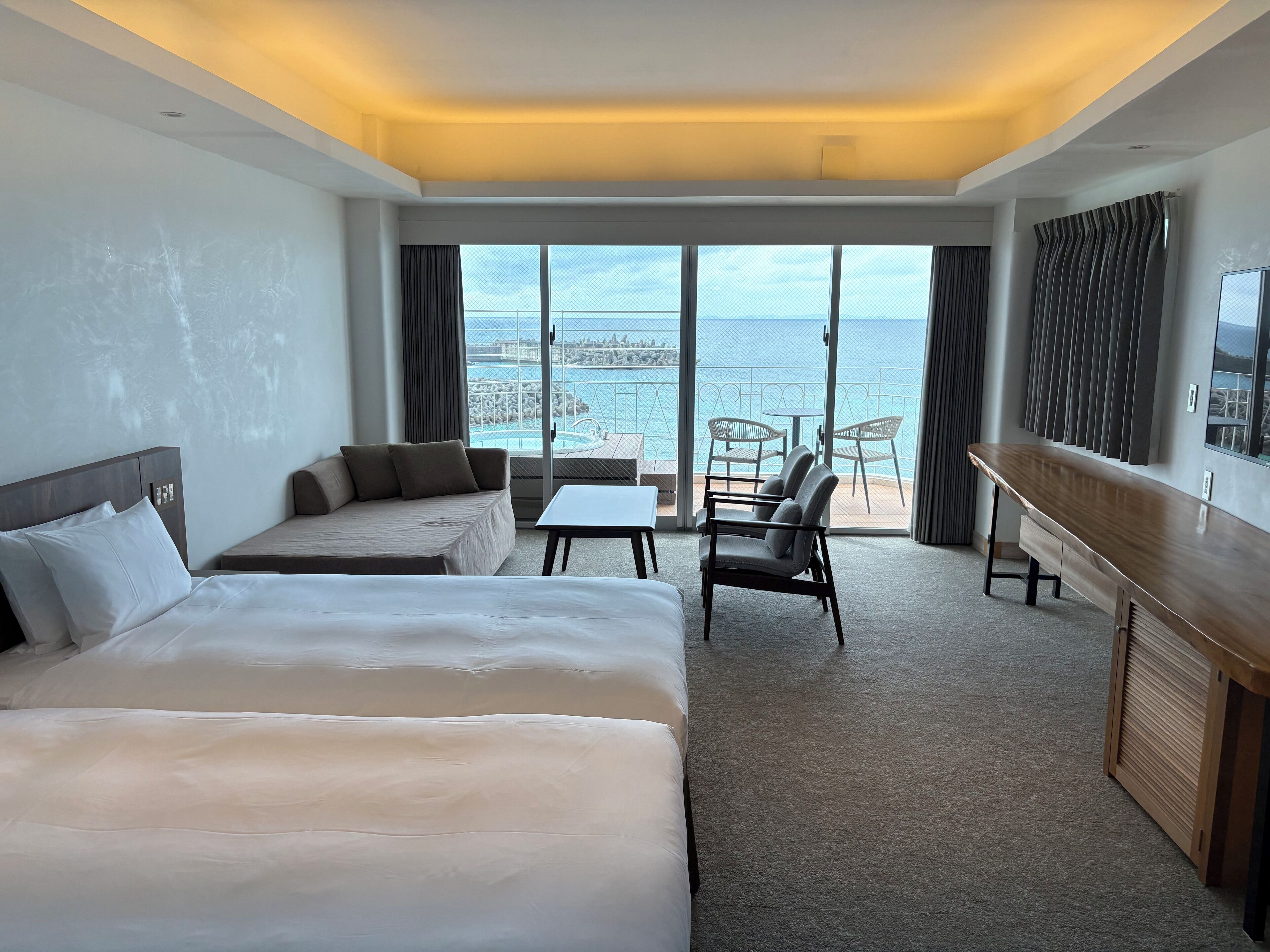 Junior Suite With Jacuzzi bath, Non Smoking | In-room safe, free WiFi, bed sheets