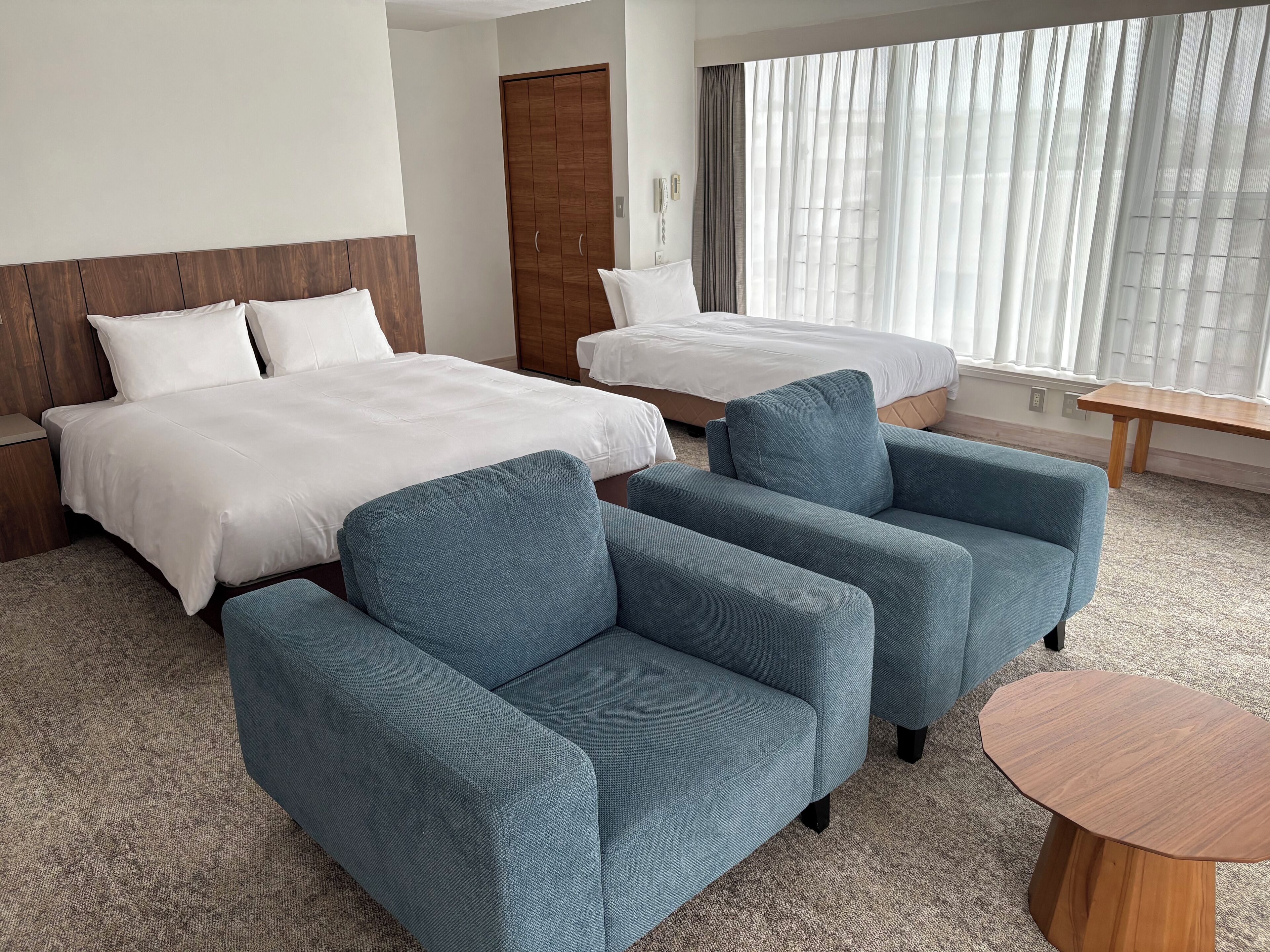 Caja de seguridad en la habitación, wifi gratis y ropa de cama 