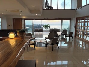 Lobby - Anse Yomitan Toya (Yomitan)