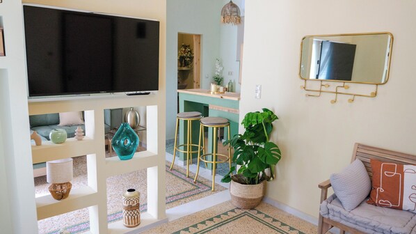 Living area - Loft w/Rooftop in Athens – Spacious & Peaceful (Athina)