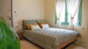 1 bedroom, iron/ironing board, WiFi, bed sheets - Loft w/Rooftop in Athens – Spacious & Peaceful (Athina)