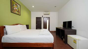 2 bedrooms, desk, free WiFi