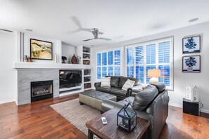 Een smart-tv en een kantoor