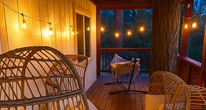 Golf, lake, horses, pool, family, friendly in Yosemite—The Black Goose Resort!