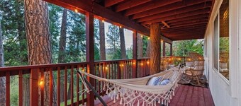 Golf, lake, horses, pool, family, friendly in Yosemite—The Black Goose Resort!