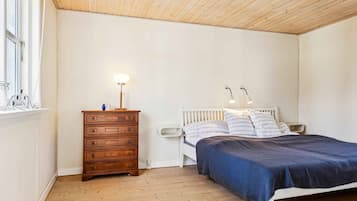 2 makuuhuonetta, silitysrauta/-lauta, ilmainen Wi-Fi