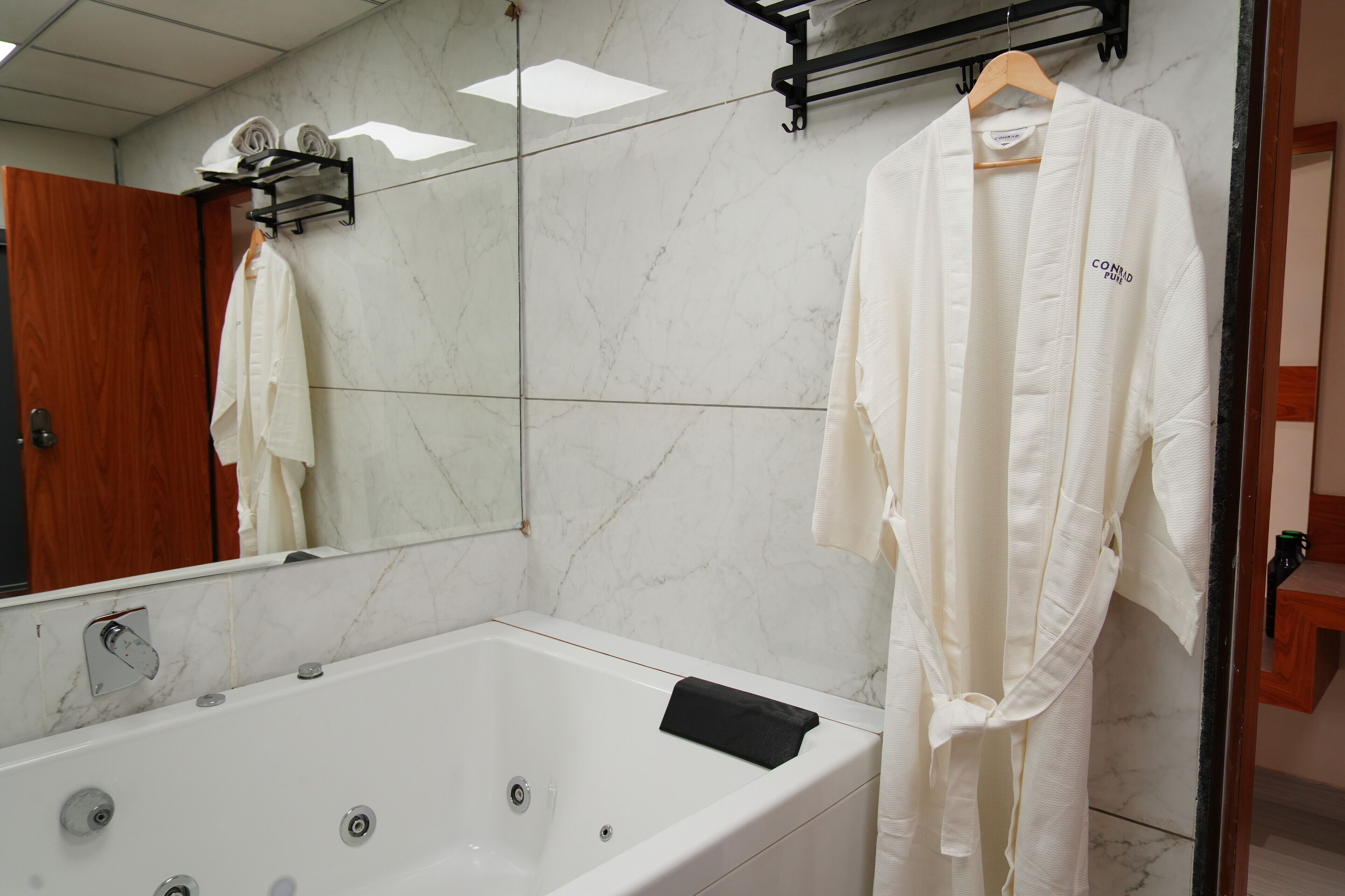 ラグジュアリー スイート バルコニー | ジェットバス