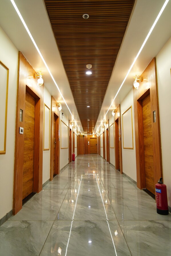 Lobby - HOTEL BHAGYALAXMI LUXURY INN (Gandhinagar)
