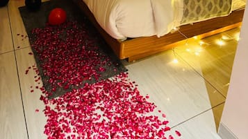 Luksusrom | Skrivebord, skrivebord for bærbar PC og wi-fi (inkludert)