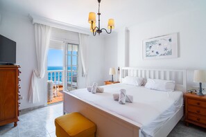 3 chambres, fer et planche à repasser, Wi-Fi gratuit, draps fournis