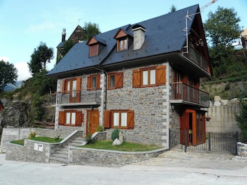 Façade