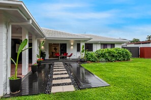 Exterior - Executive Home in Prime Annandale Location (Annandale)