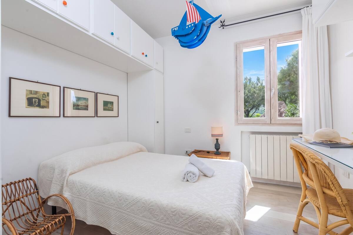 Family Apartment, 2 Bedrooms, Microwave (Casa Ortensia 2) | 3 bedrooms, WiFi