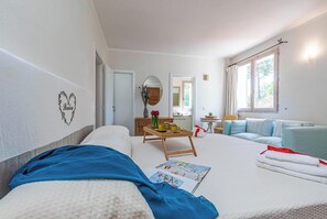 家庭公寓, 多间卧室, 双浴室 (Casa Ortensia) | 3 多间卧室、熨斗/熨衣板、免费 WiFi、床单