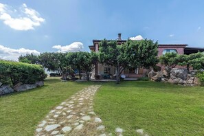 Property grounds - Casa Ortensia Apartments (Arzachena)