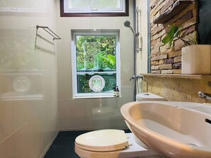 Dutxa, assecador de cabells i tovalloles