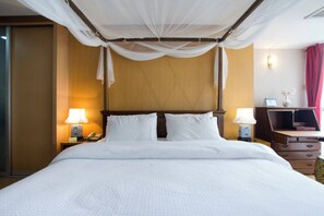 1 bedroom, desk, iron/ironing board, WiFi